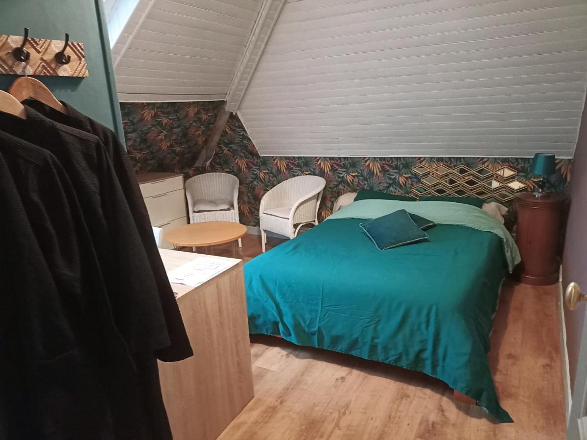 Charmante Mancelle Partagee Proche Gare Le Mans Room photo
